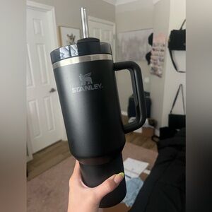 Stanley 40oz Tumbler in Black Version 1.0 🖤